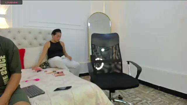 Snapshot of charlotte_dante212 chatting on 05/12/26, 04:09 charlotte dante212 online show from 05/12/26, 04:09