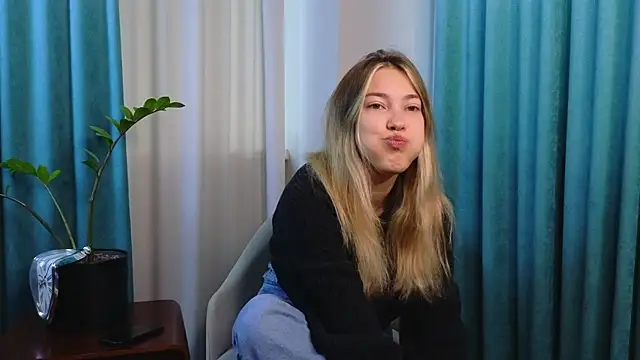 Snapshot of AngelicRice chatting on 09/15/25, 11:21 AngelicRice online show from 09/15/25, 11:21