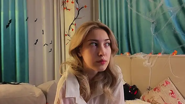 Snapshot of AngelicRice chatting on 11/01/25, 11:04 AngelicRice online show from 11/01/25, 11:04