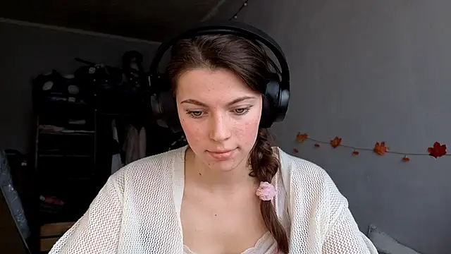 CutieAnny online show from 10/30/25, 05:50