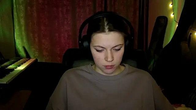 CutieAnny online show from 03/18/26, 09:37