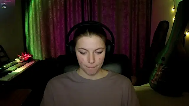 CutieAnny online show from 04/11/26, 08:12