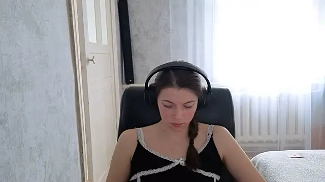 CutieAnny online show from 11/07/25, 04:39