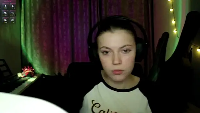 CutieAnny online show from 03/31/26, 08:11