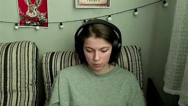 CutieAnny online show from 01/13/26, 06:17