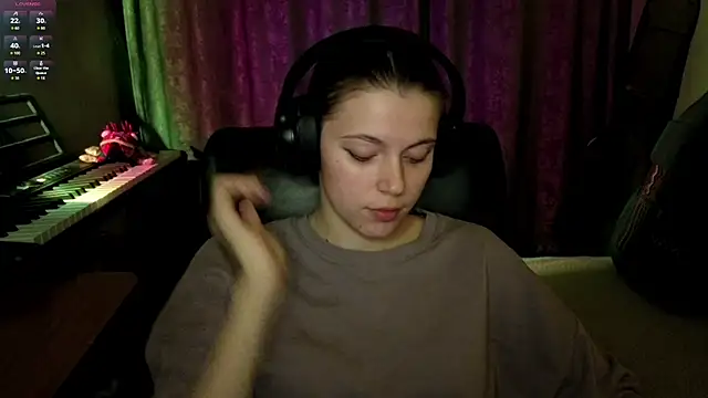 CutieAnny online show from 04/02/26, 08:59