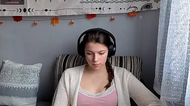 CutieAnny online show from 11/27/25, 07:09