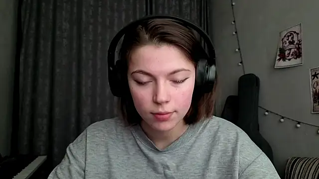 CutieAnny online show from 02/09/26, 06:11