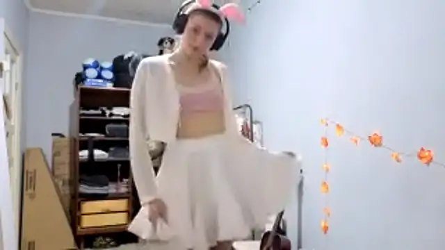 CutieAnny online show from 10/13/25, 04:30