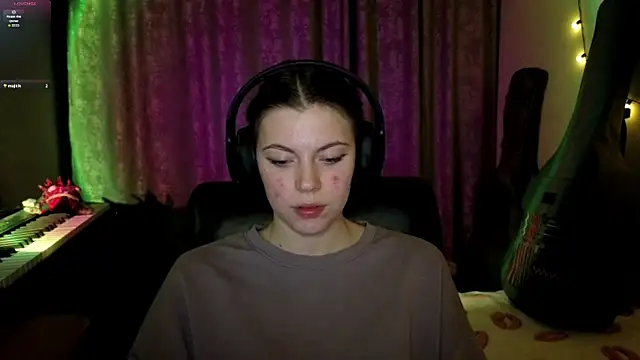 CutieAnny online show from 04/12/26, 08:12