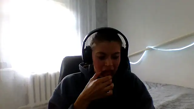 CutieAnny online show from 09/12/25, 04:34