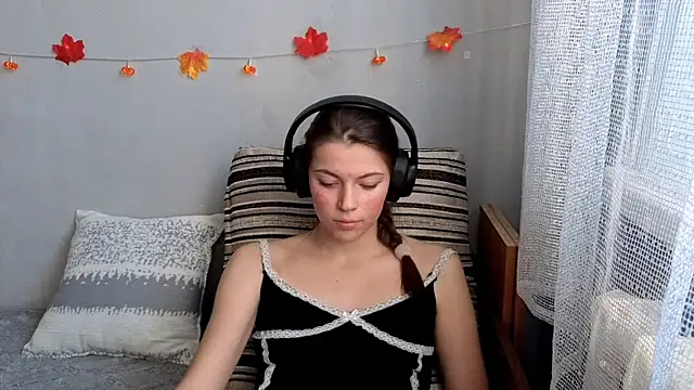 CutieAnny online show from 10/21/25, 04:23