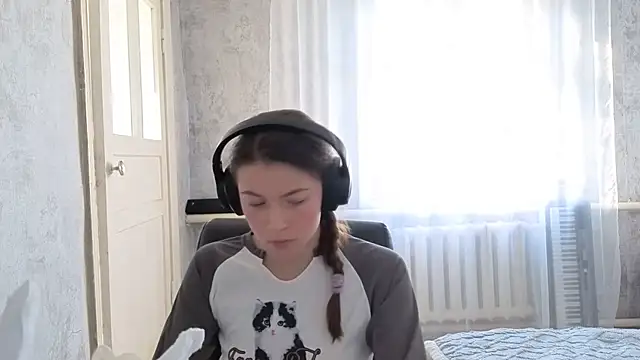 CutieAnny online show from 10/08/25, 04:25