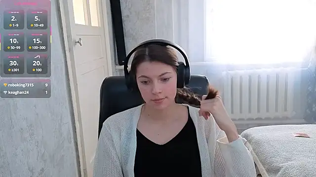 CutieAnny online show from 12/01/25, 04:35