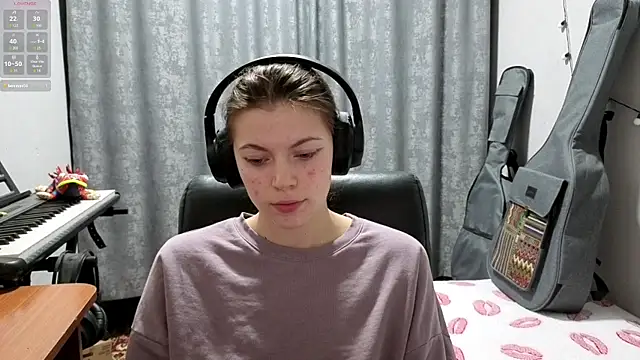 CutieAnny online show from 04/15/26, 08:20