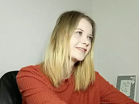 Snapshot of LydiaYoung chatting on 09/29/25, 06:13 LydiaYoung online show from 09/29/25, 06:13