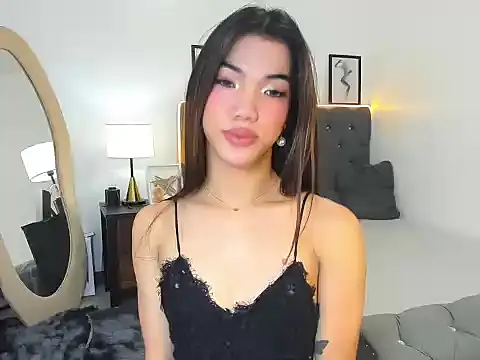 Snapshot of CassieSommereux chatting on 10/06/25, 06:03 CassieSommereux online show from 10/06/25, 06:03