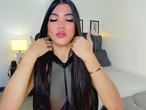 CassieSommereux online show from 11/27/25, 10:21