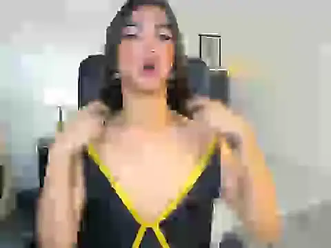 CassieSommereux online show from 10/20/25, 04:03