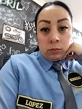 Snapshot of CRISTAL__11 chatting on 10/22/25, 01:32 CRISTAL 11 online show from 10/22/25, 01:32