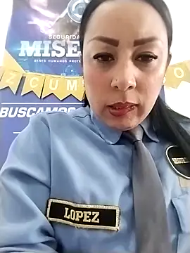 Snapshot of CRISTAL__11 chatting on 11/15/25, 01:48 CRISTAL 11 online show from 11/15/25, 01:48