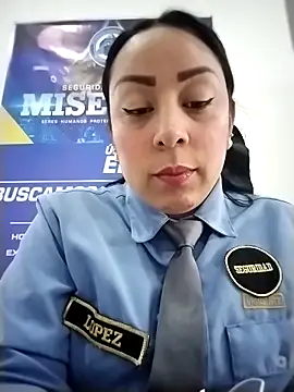 Snapshot of CRISTAL__11 chatting on 11/21/25, 12:15 CRISTAL 11 online show from 11/21/25, 12:15