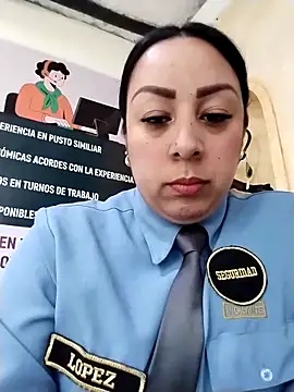 Snapshot of CRISTAL__11 chatting on 10/21/25, 01:32 CRISTAL 11 online show from 10/21/25, 01:32