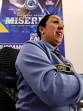 Snapshot of CRISTAL__11 chatting on 11/17/25, 01:26 CRISTAL 11 online show from 11/17/25, 01:26