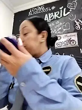 Snapshot of CRISTAL__11 chatting on 10/27/25, 12:06 CRISTAL 11 online show from 10/27/25, 12:06