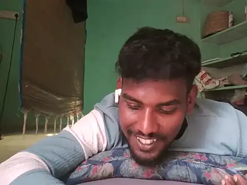 Tamilgud23 online show from 05/17/26, 03:28