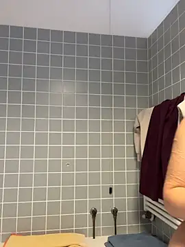 YumiLux online show from 04/15/26, 07:47