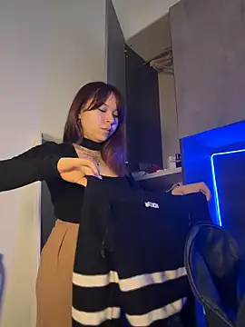 YumiLux online show from 03/27/26, 03:24