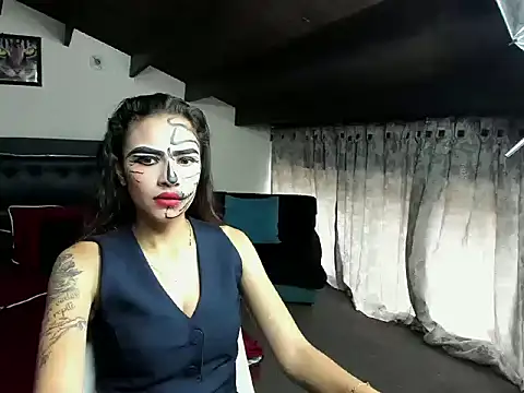 Skylovershot online show from 10/31/25, 02:02