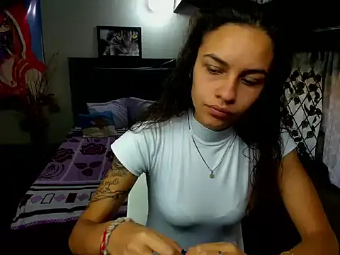 Skylovershot online show from 12/01/25, 01:45