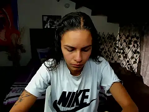 Skylovershot online show from 12/02/25, 01:35