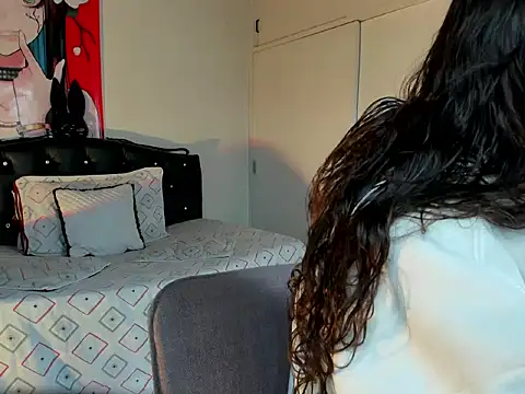 Skylovershot online show from 02/14/26, 01:44