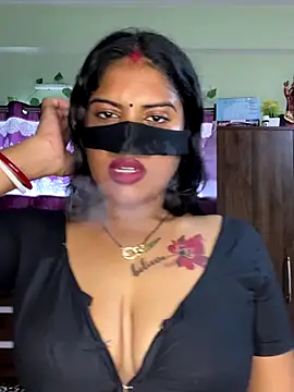 Snapshot of V-Hot-Sweti chatting on 09/21/25, 07:02 V-Hot-Sweti online show from 09/21/25, 07:02