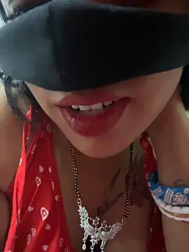 Snapshot of V-Hot-Sweti chatting on 10/15/25, 11:24 V-Hot-Sweti online show from 10/15/25, 11:24