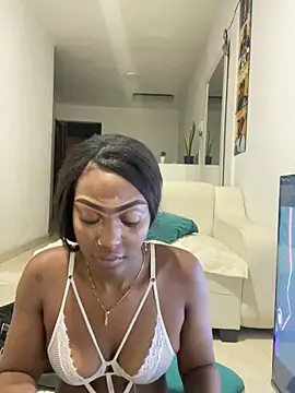 zaracollins01 online show from 10/31/25, 12:07