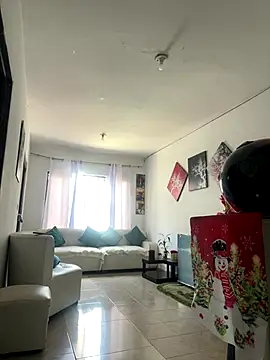 zaracollins01 online show from 12/14/25, 04:45