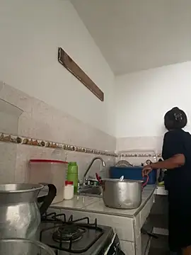 zaracollins01 online show from 12/20/25, 04:54