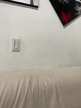 zaracollins01 online show from 10/22/25, 02:05