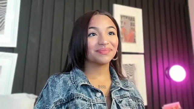 Snapshot of Manelyk_evanss_ chatting on 12/03/25, 10:58 Manelyk evanss online show from 12/03/25, 10:58