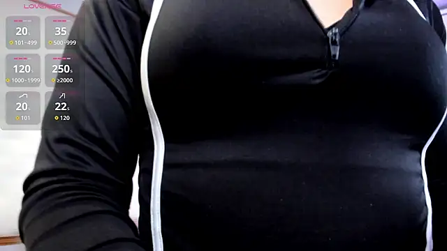 Snapshot of Manelyk_evanss_ chatting on 10/10/25, 09:21 Manelyk evanss online show from 10/10/25, 09:21