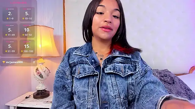 Snapshot of Manelyk_evanss_ chatting on 10/11/25, 11:33 Manelyk evanss online show from 10/11/25, 11:33