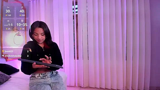 Snapshot of Manelyk_evanss_ chatting on 09/20/25, 11:04 Manelyk evanss online show from 09/20/25, 11:04