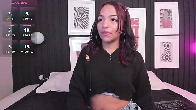 Snapshot of Manelyk_evanss_ chatting on 11/16/25, 11:26 Manelyk evanss online show from 11/16/25, 11:26