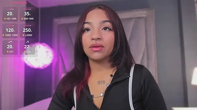 Manelyk evanss  online show from 12/21/25, 11:23