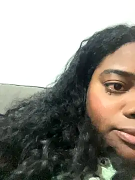 Snapshot of LunaSthena chatting on 11/05/25, 03:42 LunaSthena online show from 11/05/25, 03:42