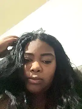 Snapshot of LunaSthena chatting on 10/24/25, 10:42 LunaSthena online show from 10/24/25, 10:42